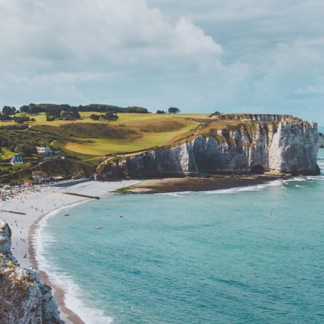 Visiter la vallée des saints en Bretagne